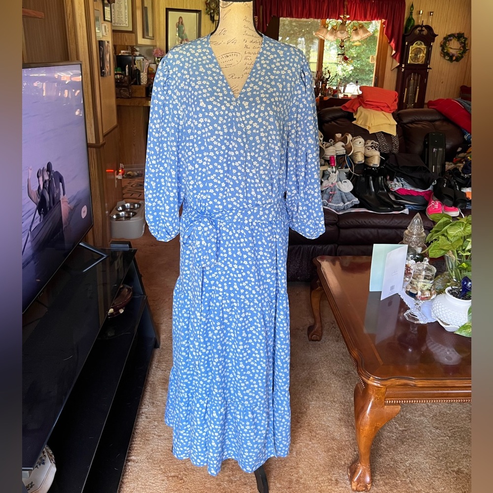 NWT Glamorous Curve blue floral wrap maxi dress